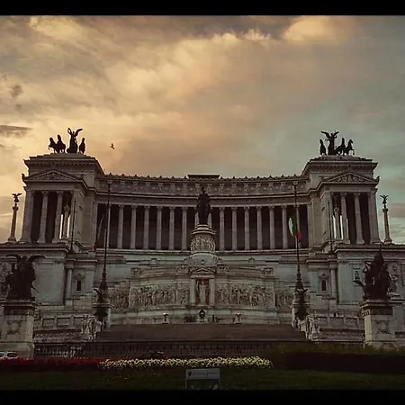Cimarra Chiara - Ultra Luxurious Near Coliseum Rome